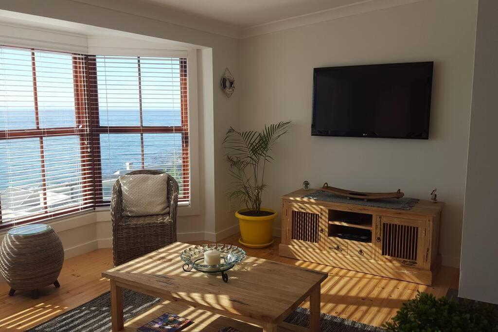18 Steps - Seaside Cottage With Breathtaking Views เคปทาวน์ ภายนอก รูปภาพ