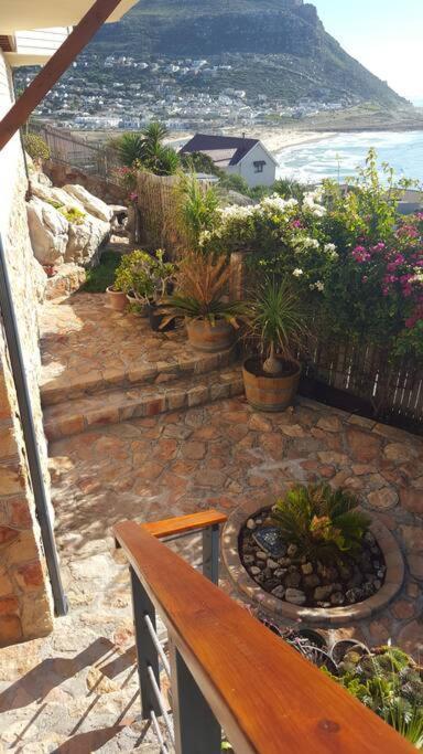 18 Steps - Seaside Cottage With Breathtaking Views เคปทาวน์ ภายนอก รูปภาพ