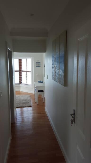 18 Steps - Seaside Cottage With Breathtaking Views เคปทาวน์ ภายนอก รูปภาพ