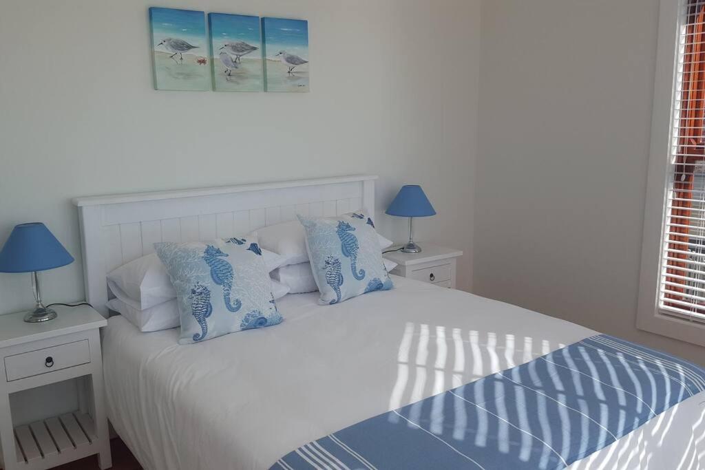 18 Steps - Seaside Cottage With Breathtaking Views เคปทาวน์ ภายนอก รูปภาพ