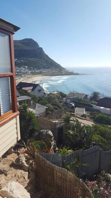18 Steps - Seaside Cottage With Breathtaking Views เคปทาวน์ ภายนอก รูปภาพ